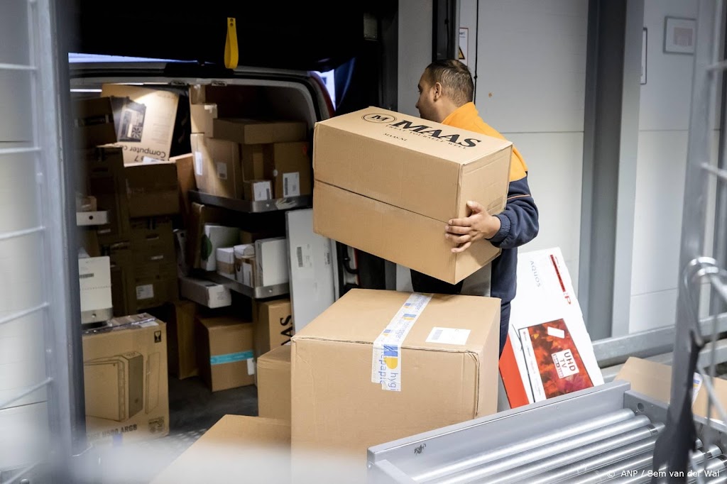 Ondernemingsraad PostNL naar rechter om vergoedingen bezorgers