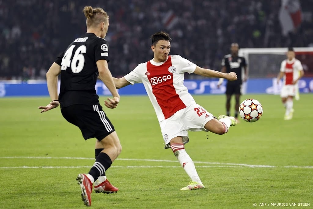 Berghuis pakt hoofdrol tijdens zege Ajax op Besiktas