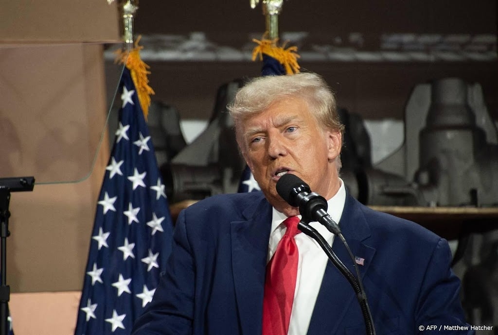 Trump verkiest bezoek auto-industrie boven Republikeins debat