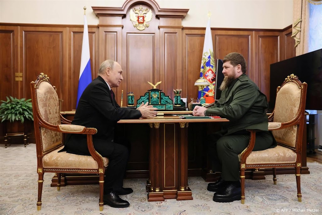 Media: Poetin ontmoet bondgenoot Kadyrov na rel om mishandelvideo