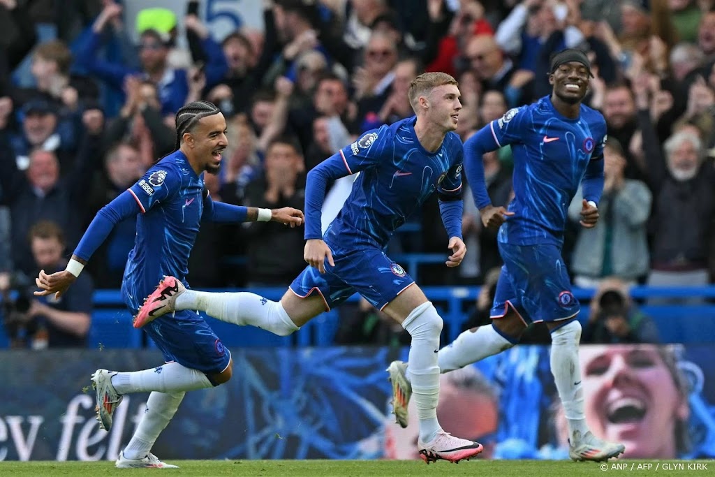 Palmer eerste ooit in Premier League met vier goals voor rust 