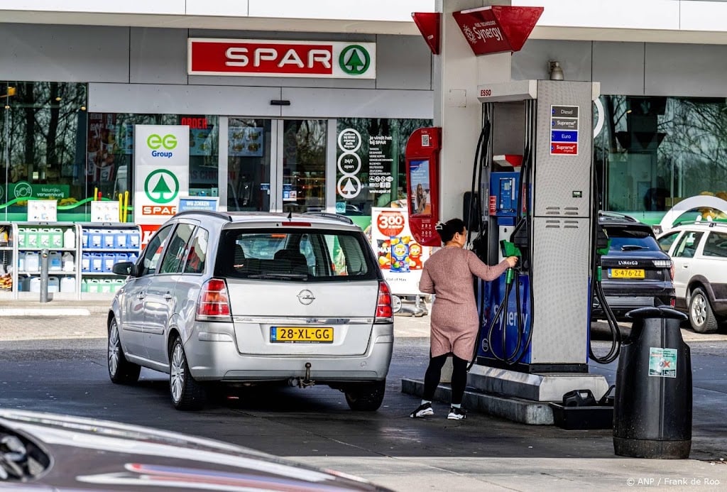 Gemiddelde adviesprijs benzine loopt op en scherpt record aan