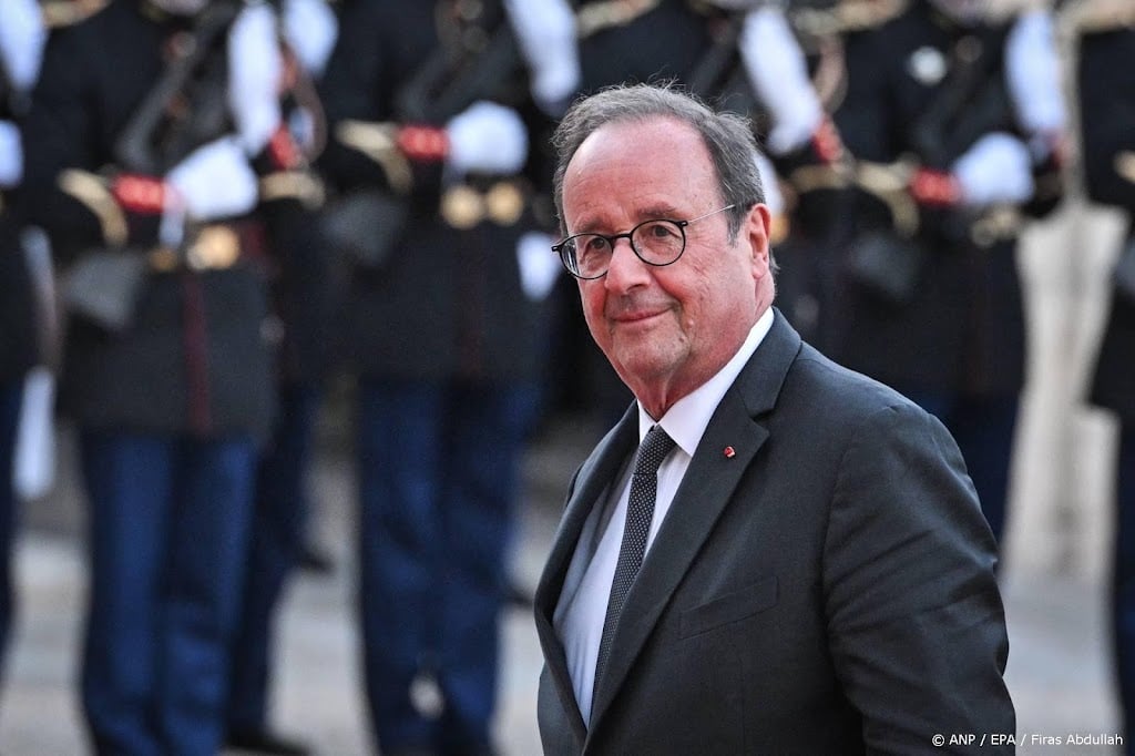 Franse oud-president Hollande overweegt terugkeer