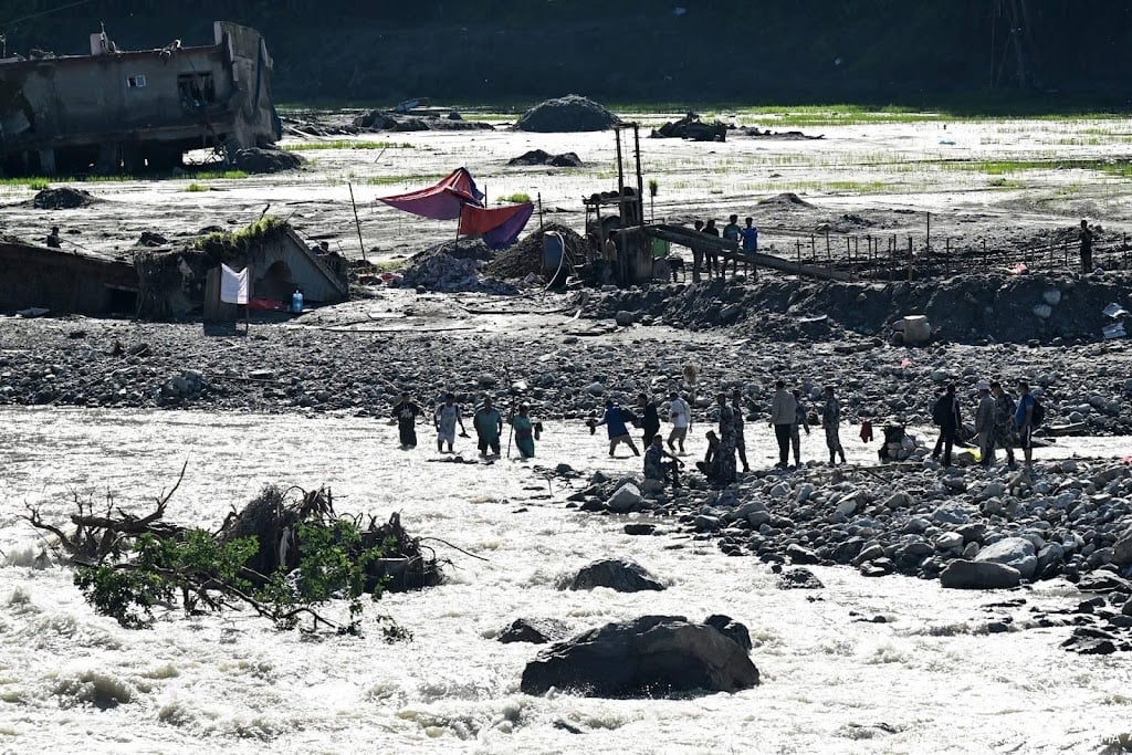 Meer dan honderd doden in Nepal en India na noodweer