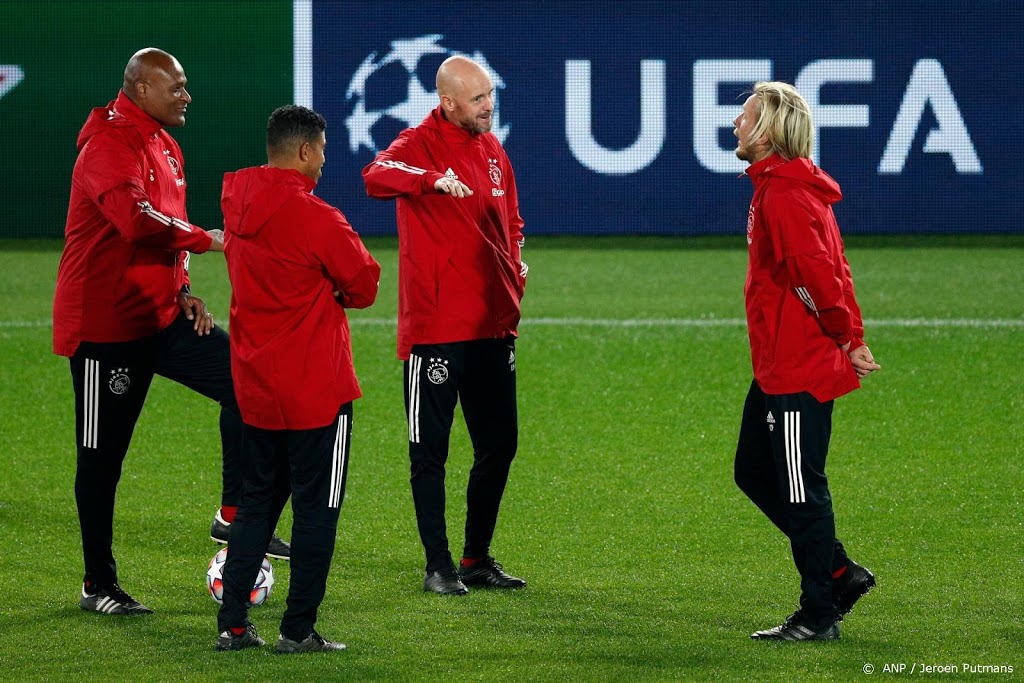 Ten Hag baalt van gelijkspel van Ajax en is blij met Traoré