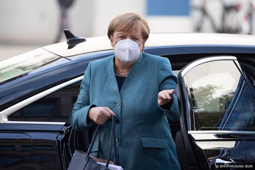 Duitse premiers en Merkel bijeen over strengere coronamaatregelen