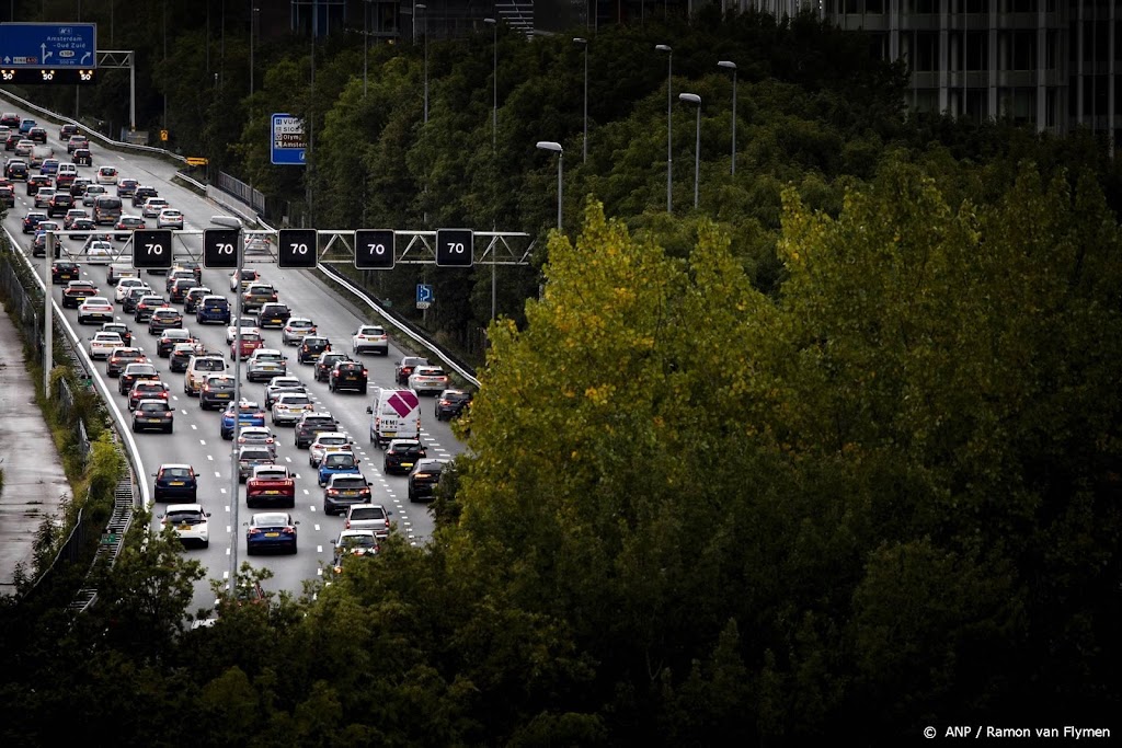 Rijkswaterstaat waarschuwt voor drukkere avondspits om wintertijd