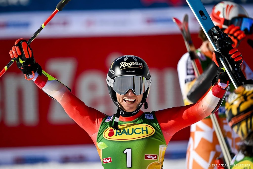 Skiester Gut-Behrami wint openingsrace wereldbeker