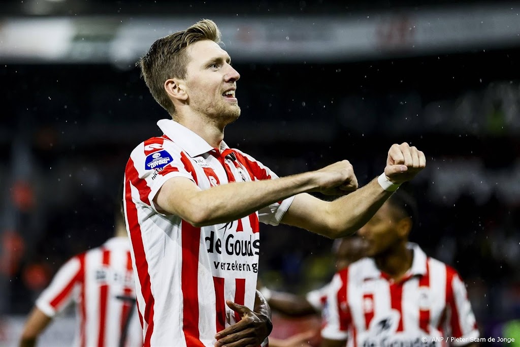 Spits Lauritsen helpt Sparta aan zege op RKC Waalwijk