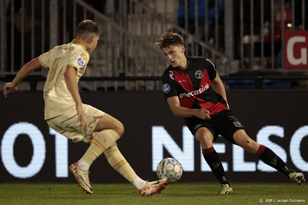 Almere City FC en Go Ahead Eagles spelen 0-0 in duel vol kansen 