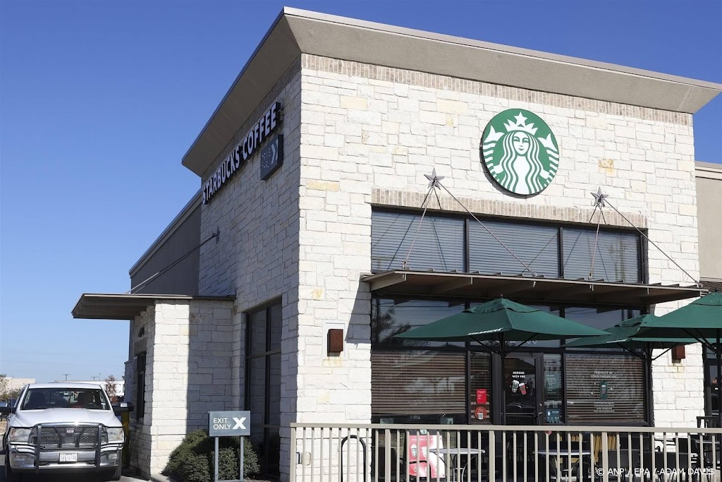 Bloomberg: Starbucks dreigt met ontslag bij te veel thuiswerken