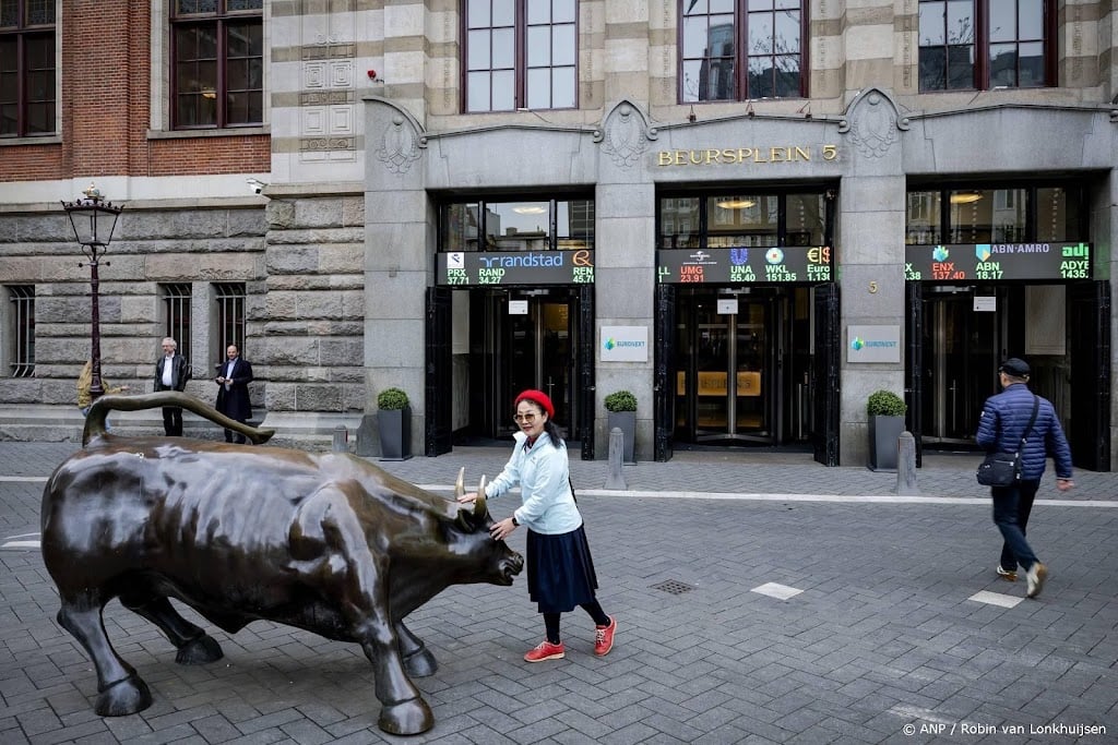 AEX opent lager op drukke dag met cijfers en rentebesluit VS
