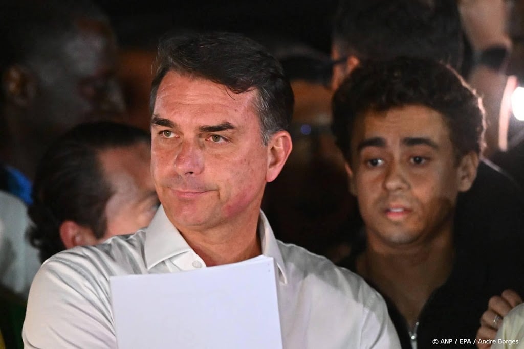 Vermoedelijk vliegtuig Bolsonaro verlaat Ecuador na tussenstop