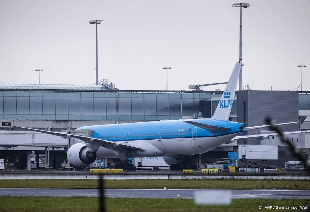 Vakbond cabinepersoneel wil onderzoek naar betere test passagiers