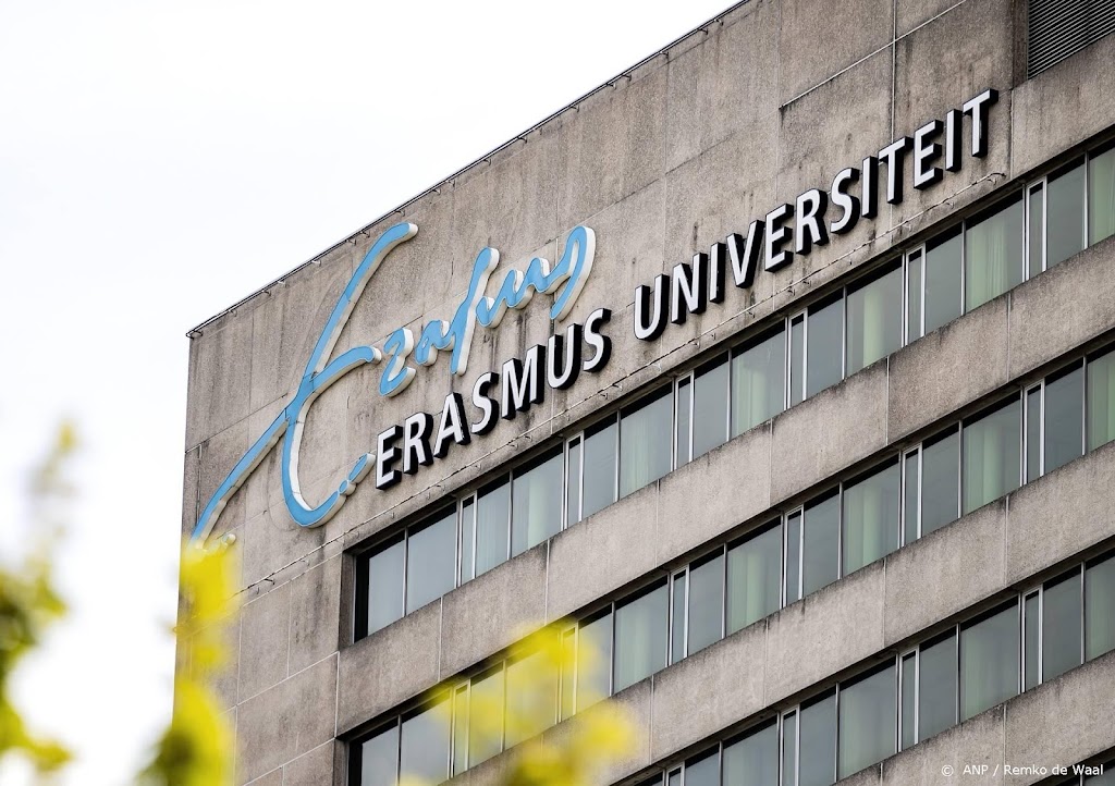Klimaatactivisten bezetten gebouw Erasmus Universiteit Rotterdam