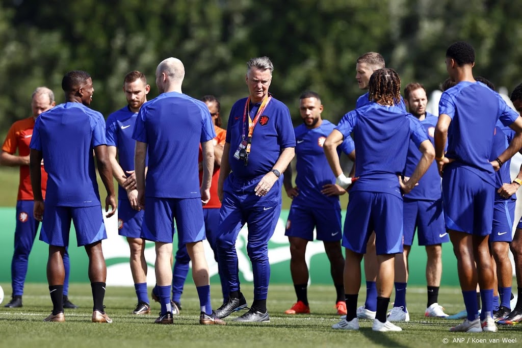 Oranje gaat in Qatar bij bereiken volgende ronde in avond trainen