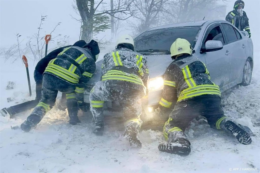Hevig winterweer in Oekraïne, strijd gaat wel door