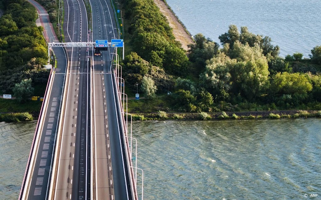 Openstelling Haringvlietbrug voor scheepvaart duurt nog maanden 