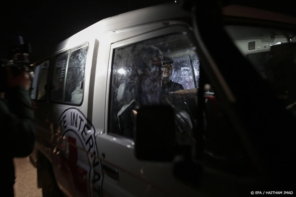 Israëlische gijzelaars aan Rode Kruis overgedragen in Gaza