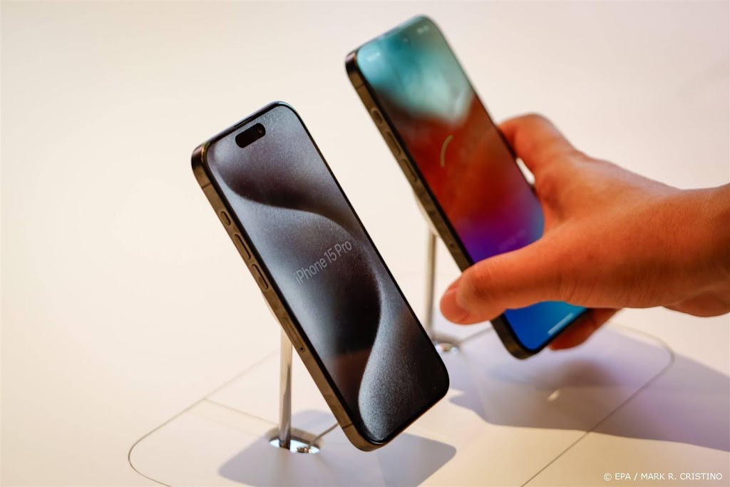 Voor 1,7 miljoen euro aan iPhones gestolen bij bedrijf Schiphol