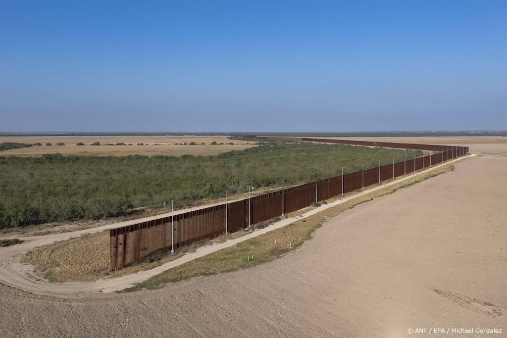 Washington mag prikkeldraad bij grens in Texas niet verwijderen