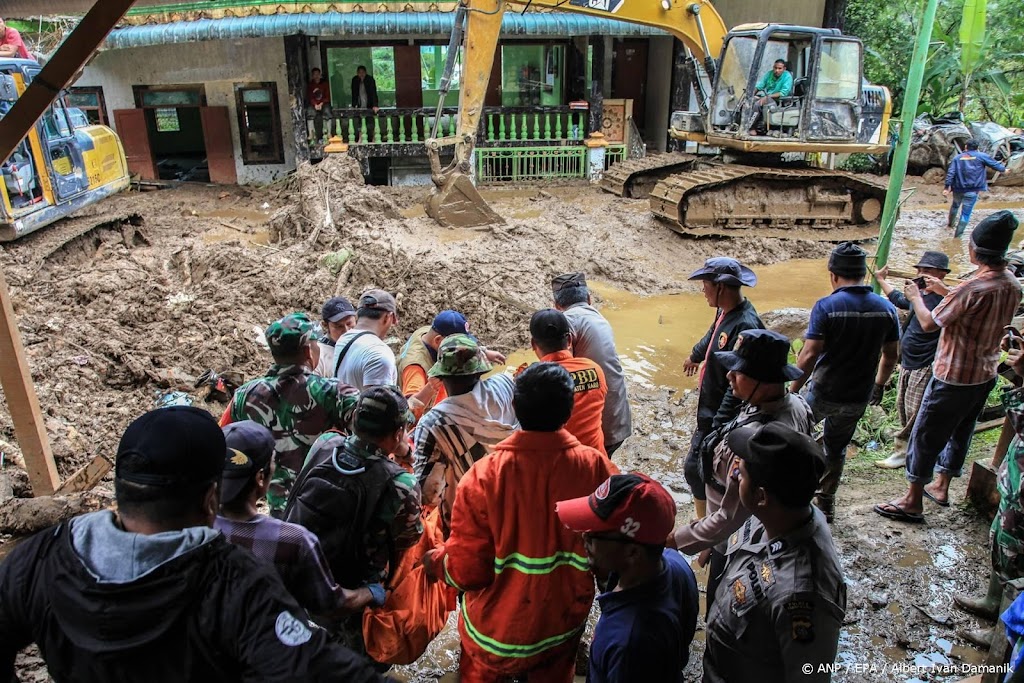 Zeker 27 doden door aardverschuivingen Sumatra