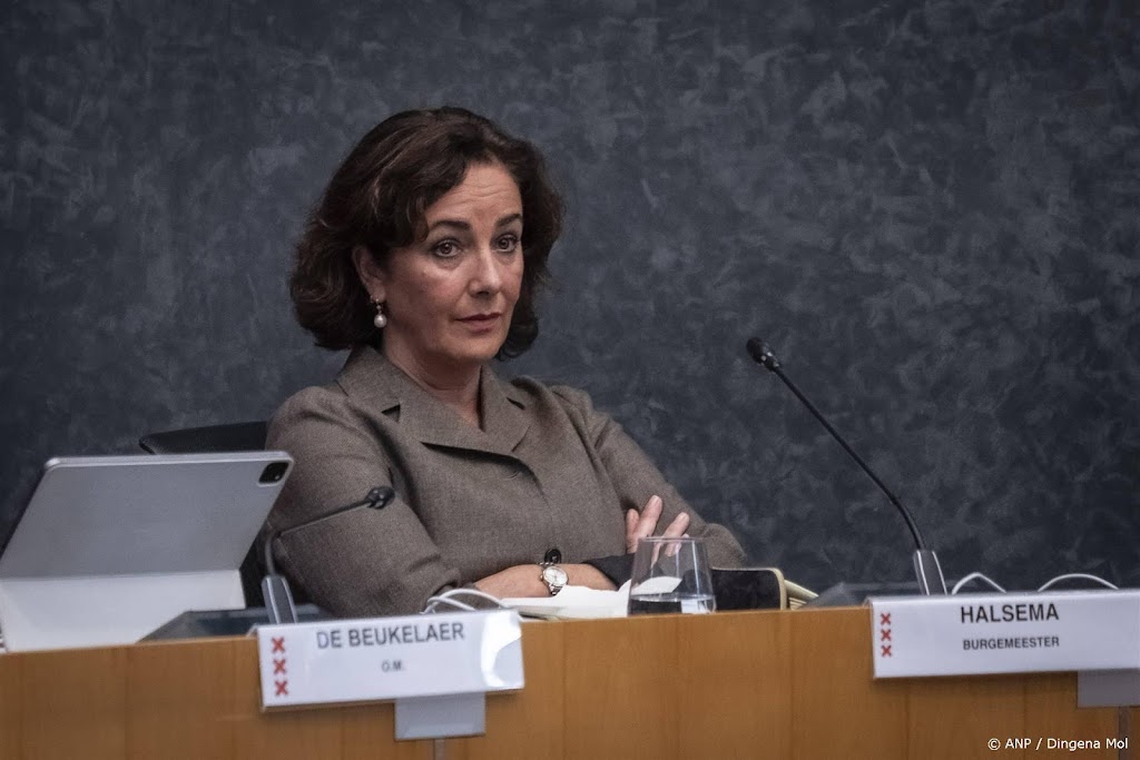 Amsterdam zegt niets over veiligheidsmaatregelen actie Stopera
