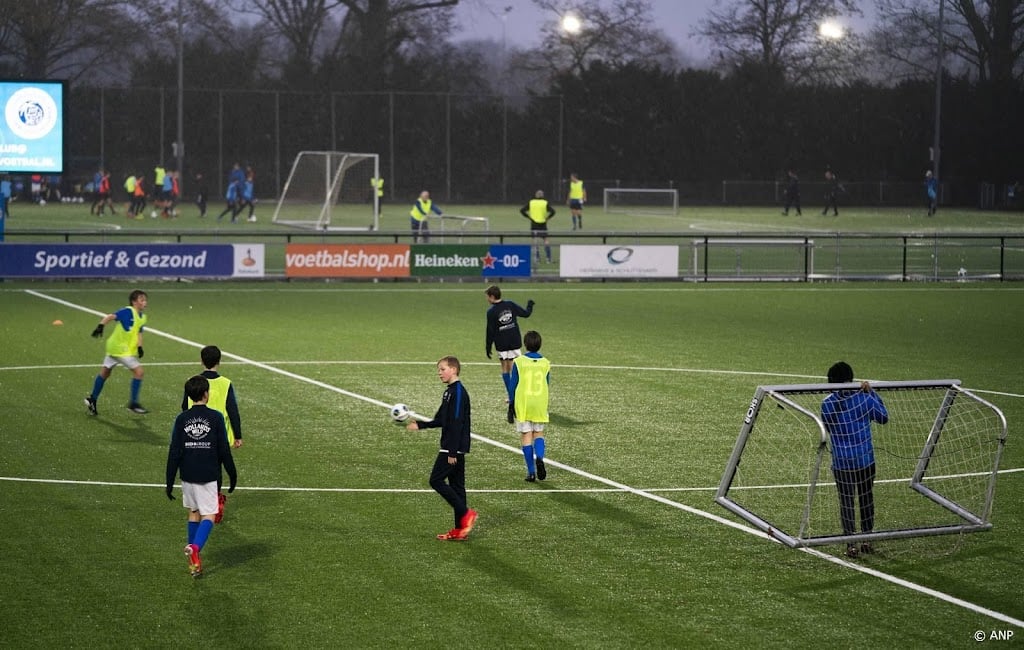Amateurclubs en bvo's oneens over herziening opleidingsvergoeding