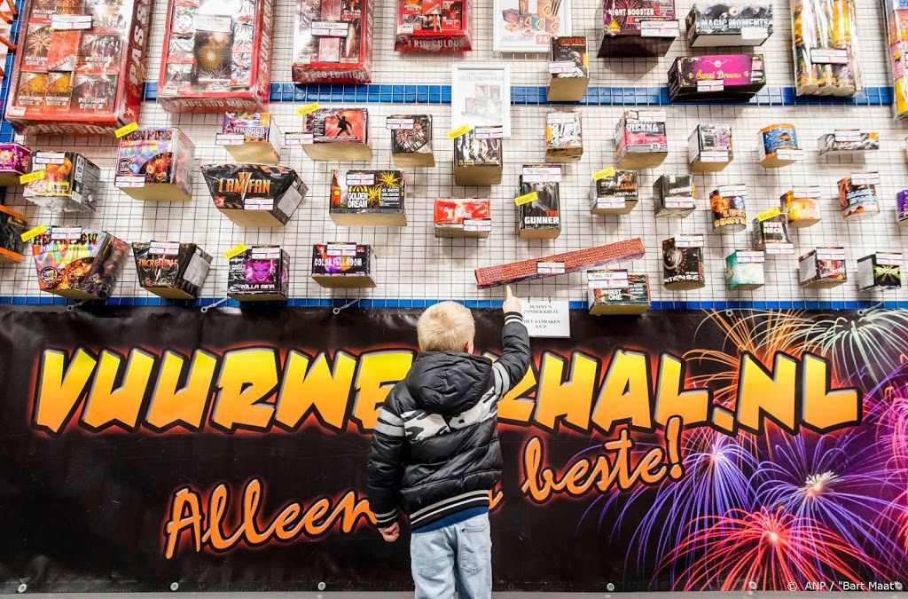 Vuurwerkverkoop voor jaarwisseling van start