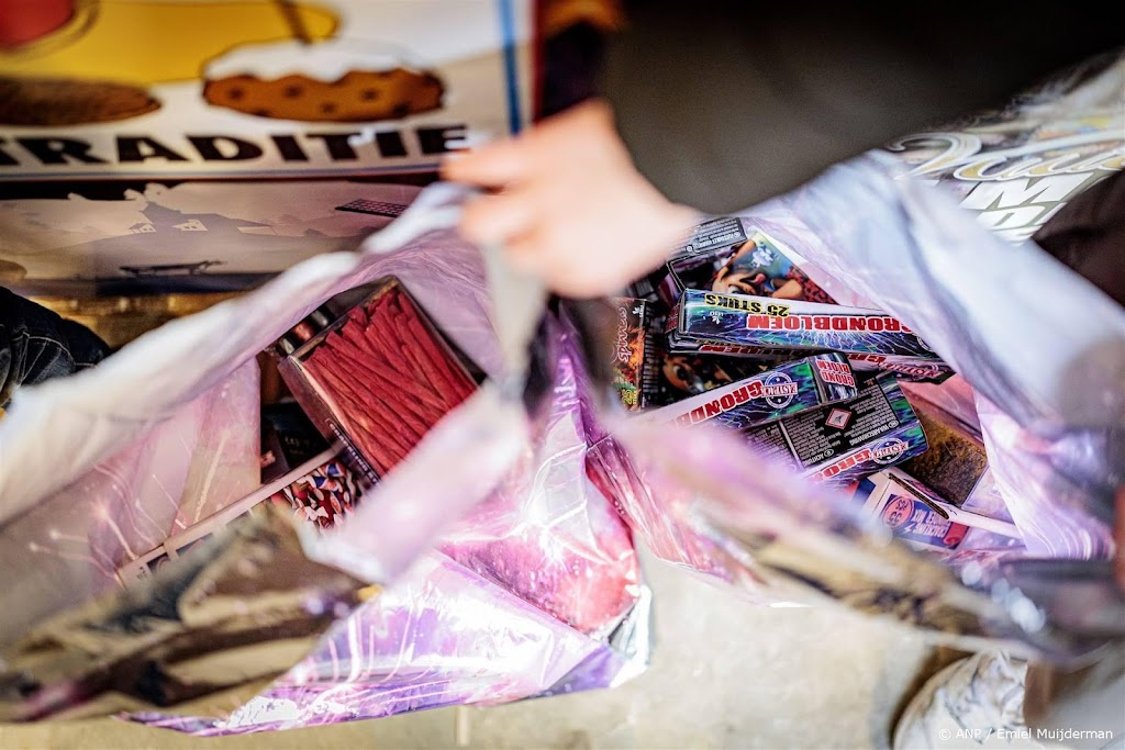 Zo'n 4000 kilo vuurwerk onderschept bij Duitse grens