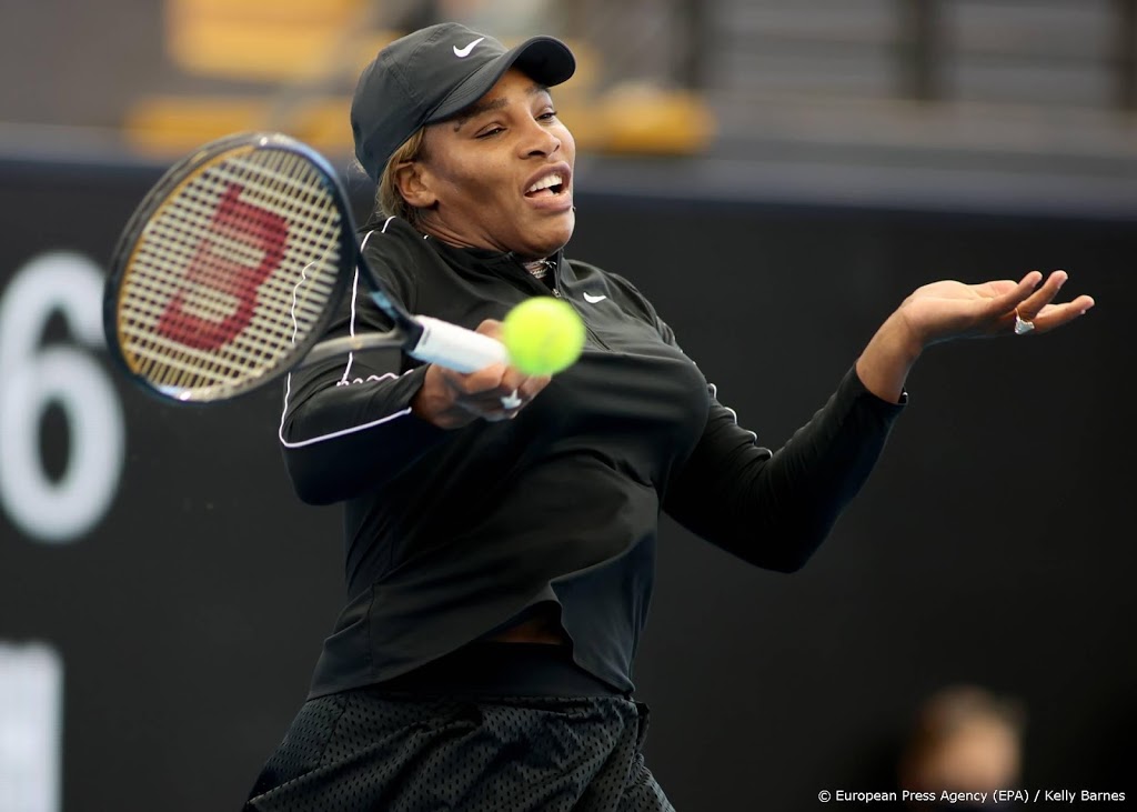 Williams klopt Osaka in demo voor volle tribunes in Adelaide