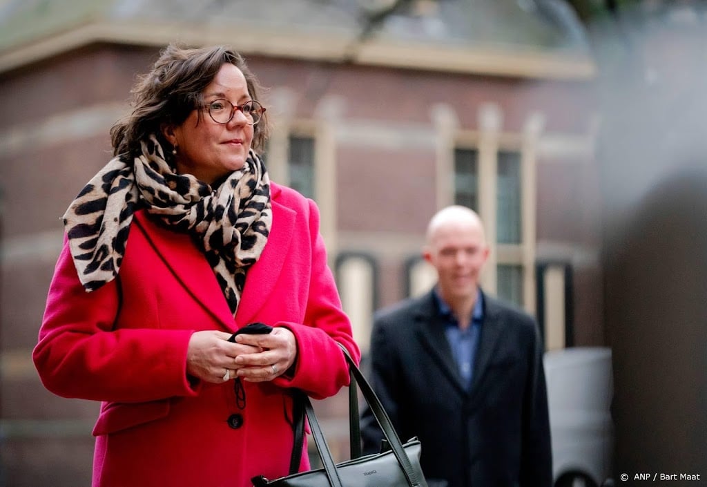 Van Ark over versoepelingen: druk op de zorg is nog wel heel hoog