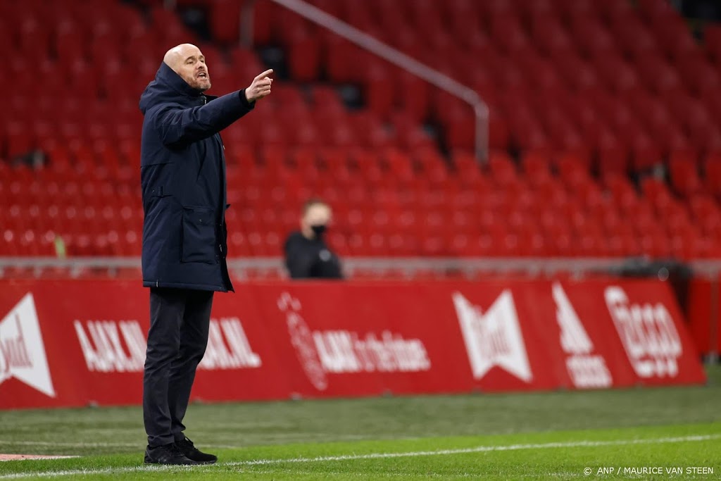 Ajax-trainer Ten Hag wil seizoen met huidige selectie afmaken