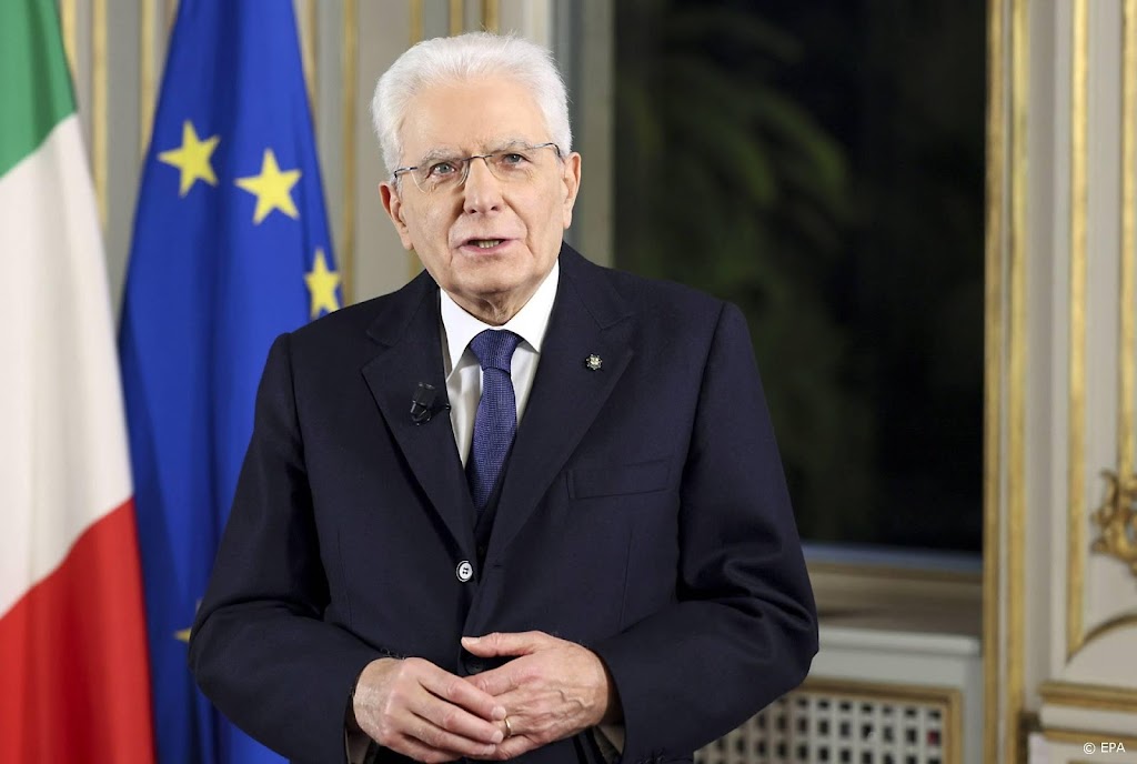 Italiaanse partijen vragen president Mattarella aan te blijven 