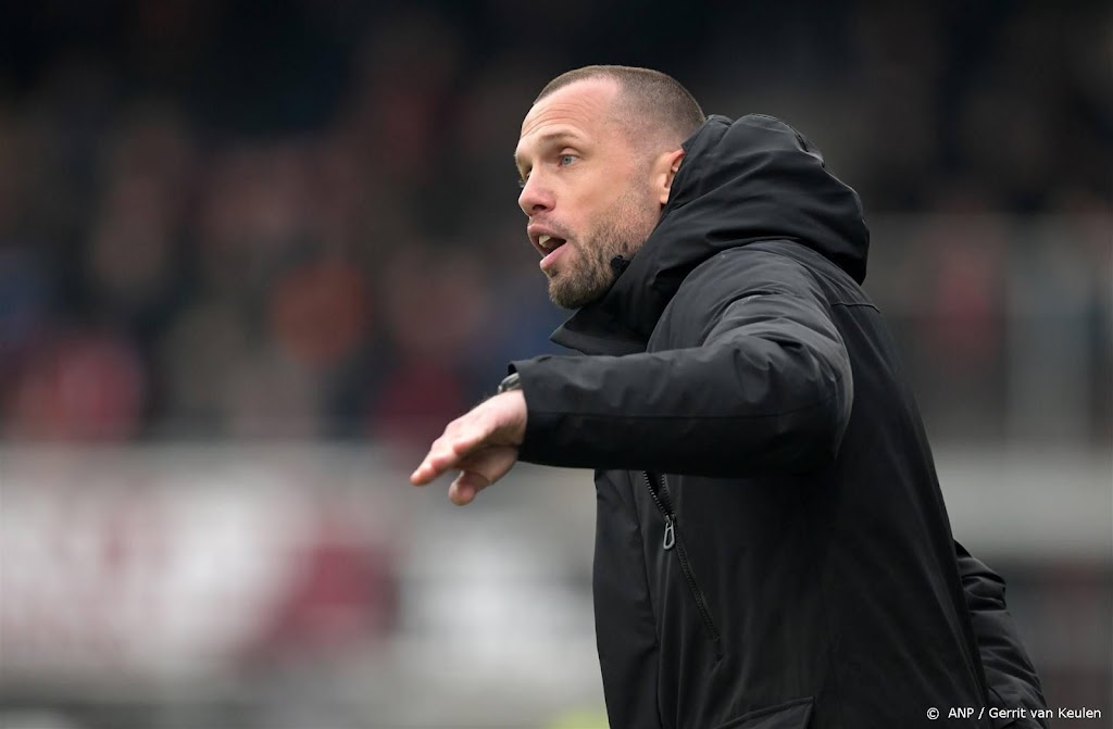 Trainer Heitinga praat snel met clubleiding Ajax over toekomst