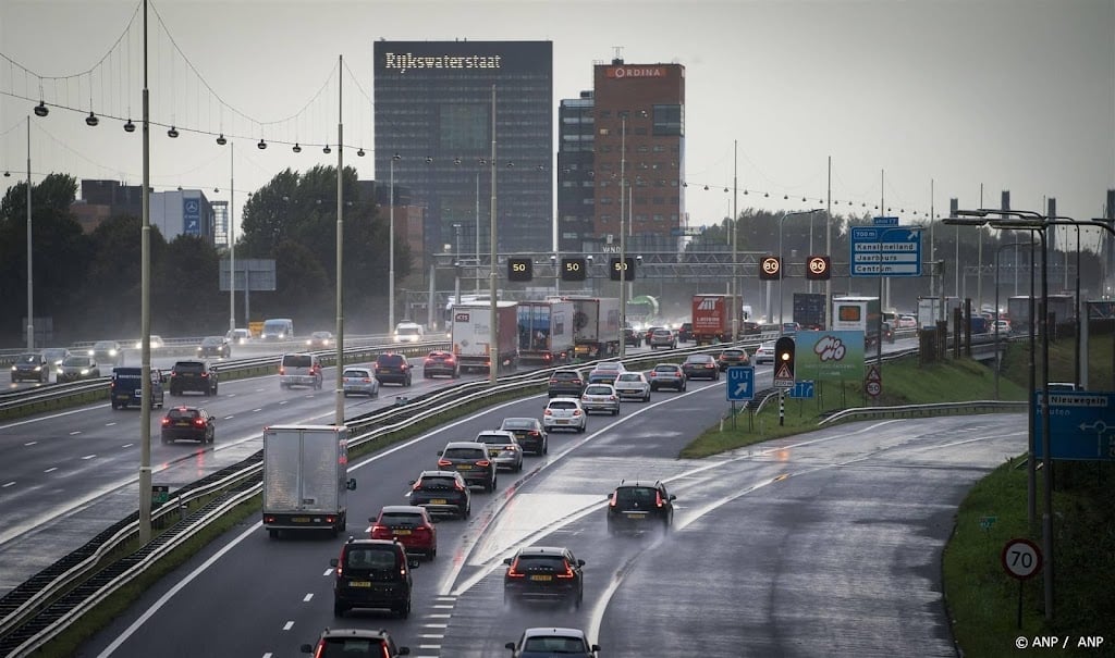 Drukke spits verwacht op A28 bij Amersfoort door gat in de weg