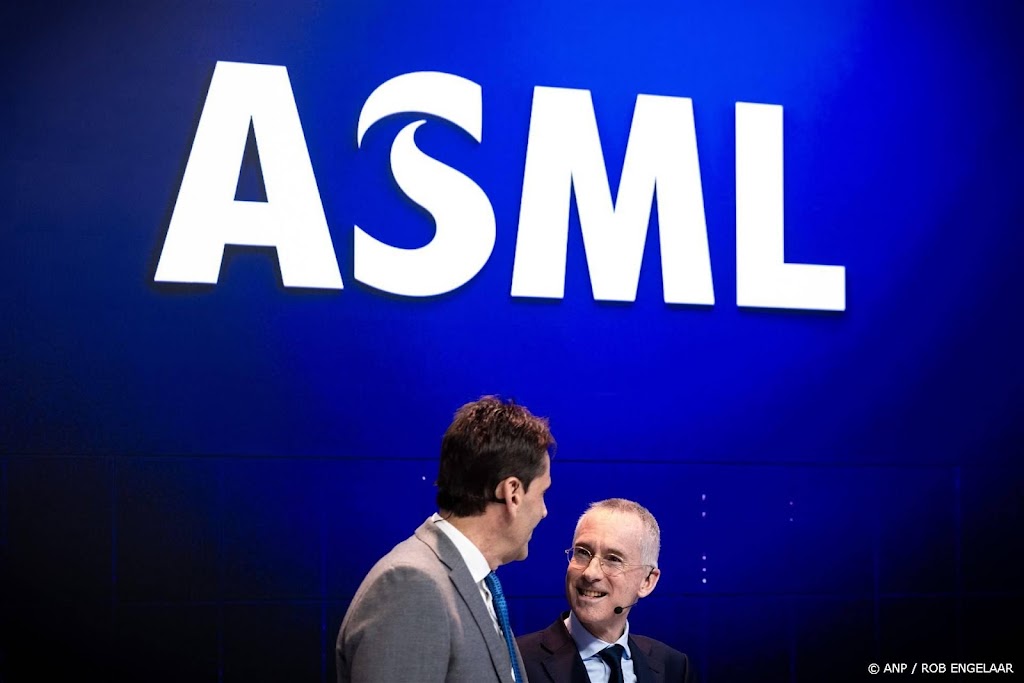ASML flink hoger in AEX na cijfers, AkzoNobel in het rood