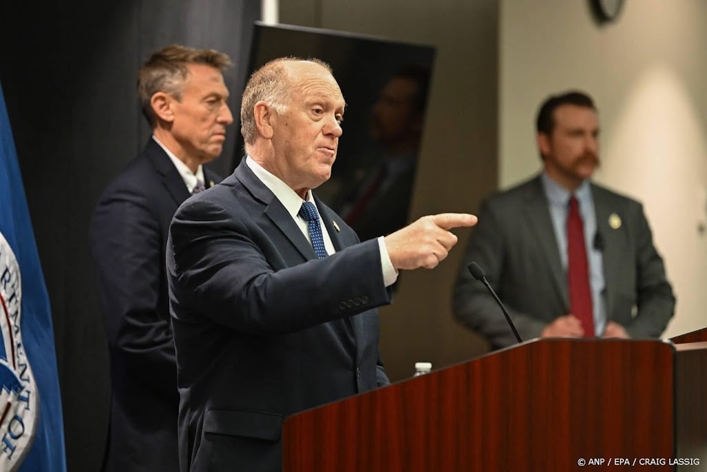 ICE-baas Homan koppelt inzet aan mate van lokale samenwerking 