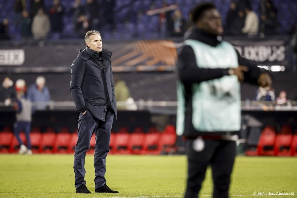 Feyenoord tegen Betis met Targhalline als centrale verdediger