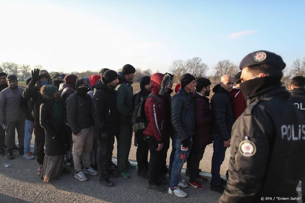 '13.000 migranten langs grens tussen Turkije en Griekenland'