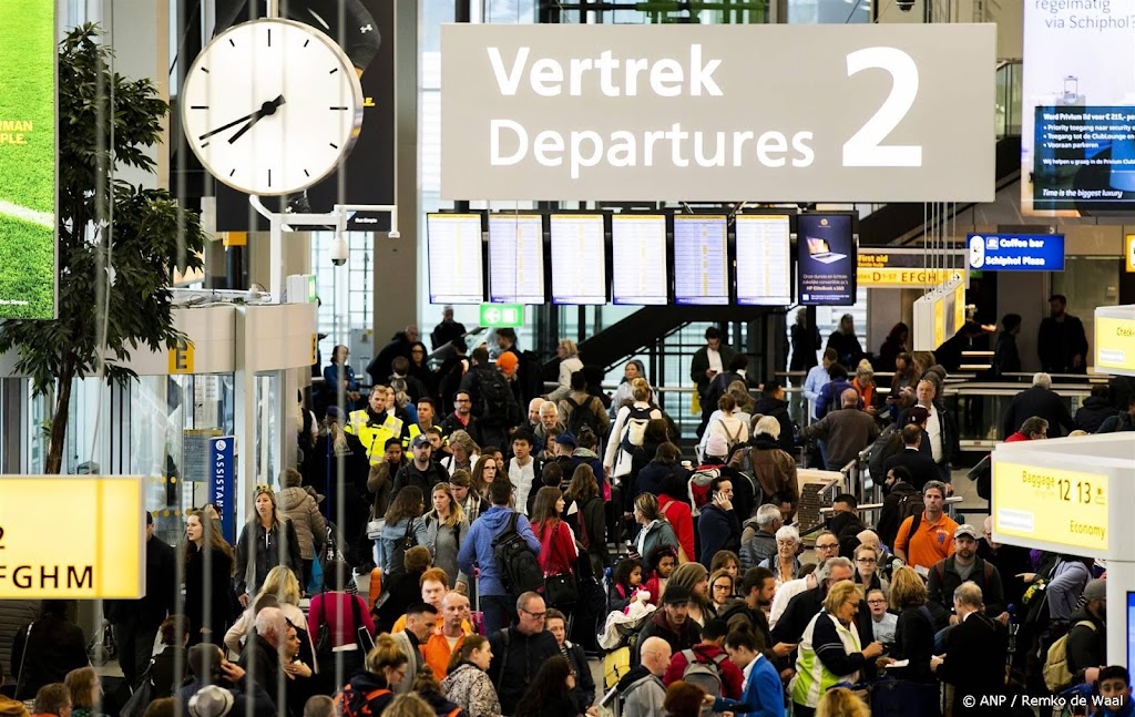 Paspoortcontrole Schiphol kan binnen paar jaar thuis met app