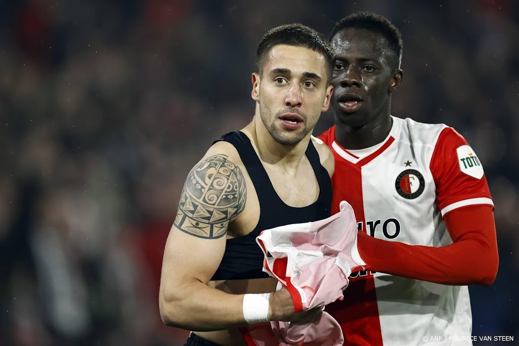 Invaller Lingr schiet Feyenoord naar bekerfinale tegen NEC 