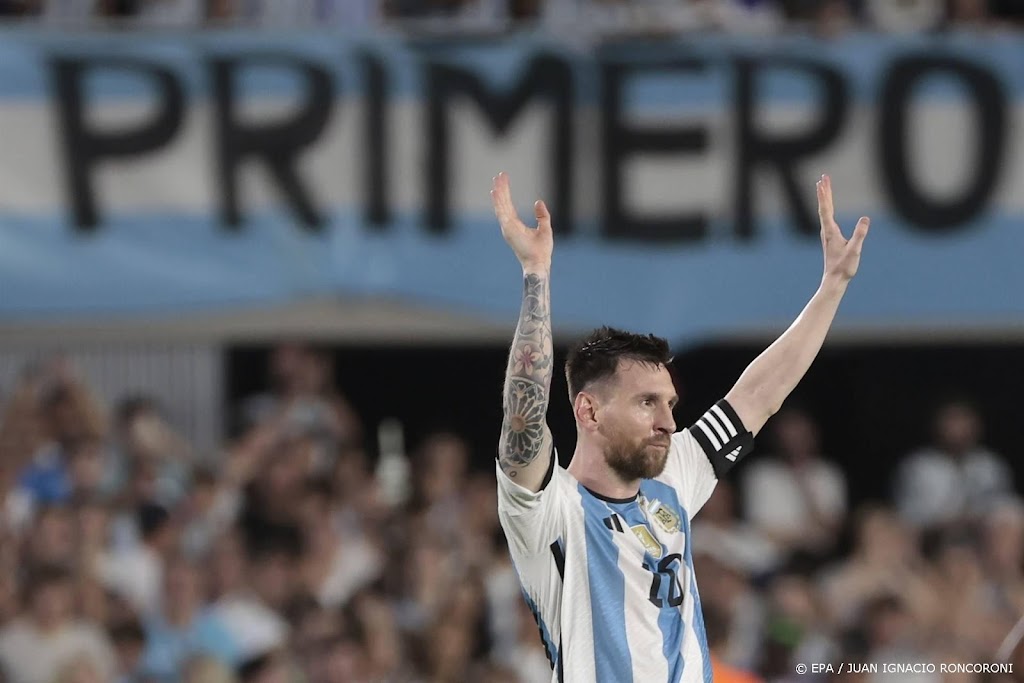 Messi maakt honderdste doelpunt voor Argentinië
