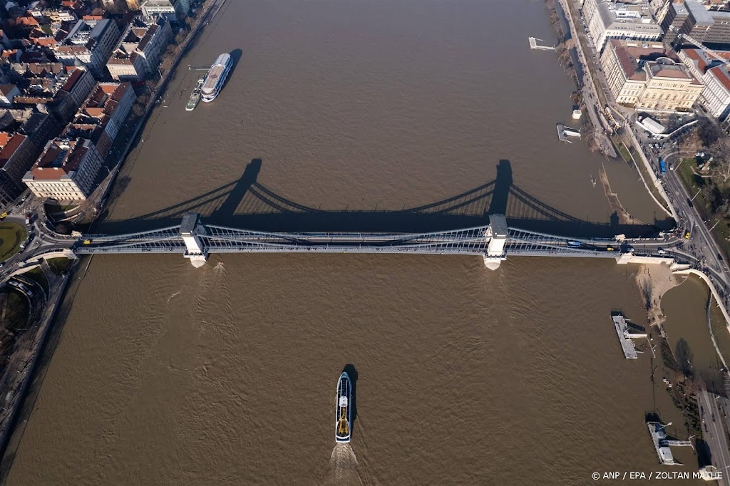 Roemenië vindt weer stukjes drone bij de rivier de Donau