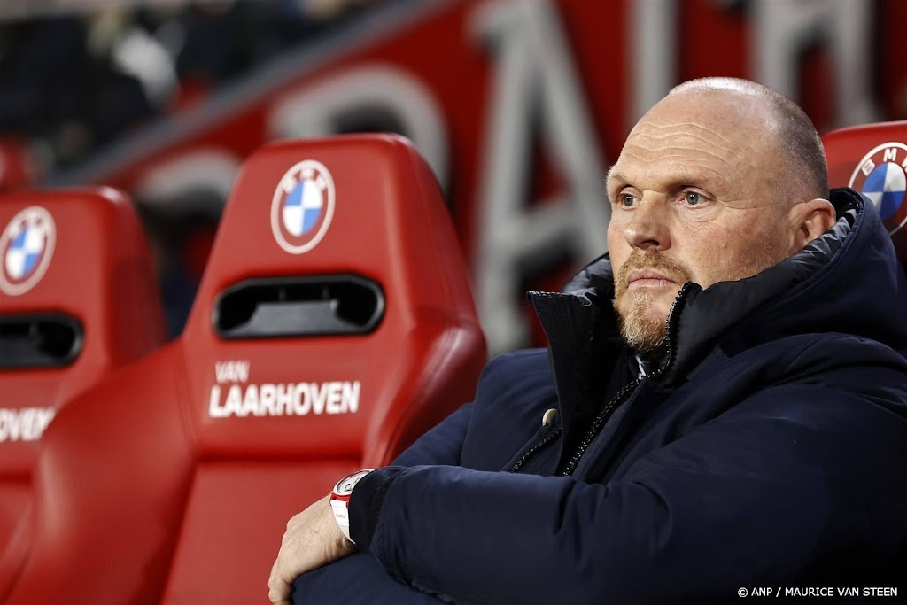 Twente-coach Oosting ziet 'alleen maar verliezers' in zaak Brenet