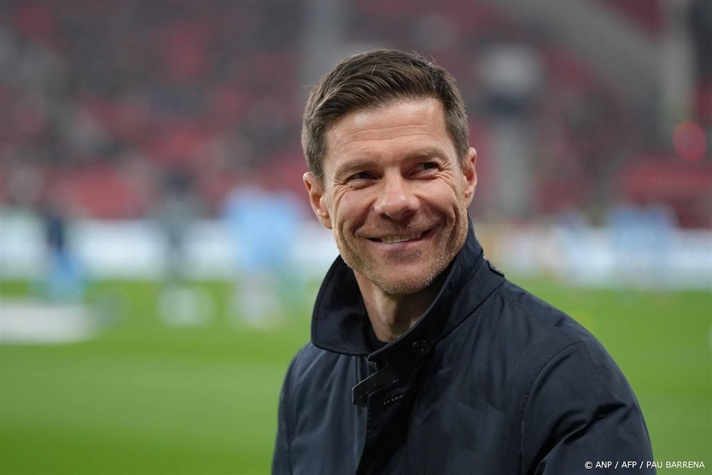 Sportdirecteur Rolfes zegt dat Alonso bij Bayer Leverkusen blijft