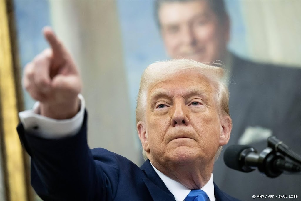 Trump blijft aansturen op strengere importheffingen, meldt krant