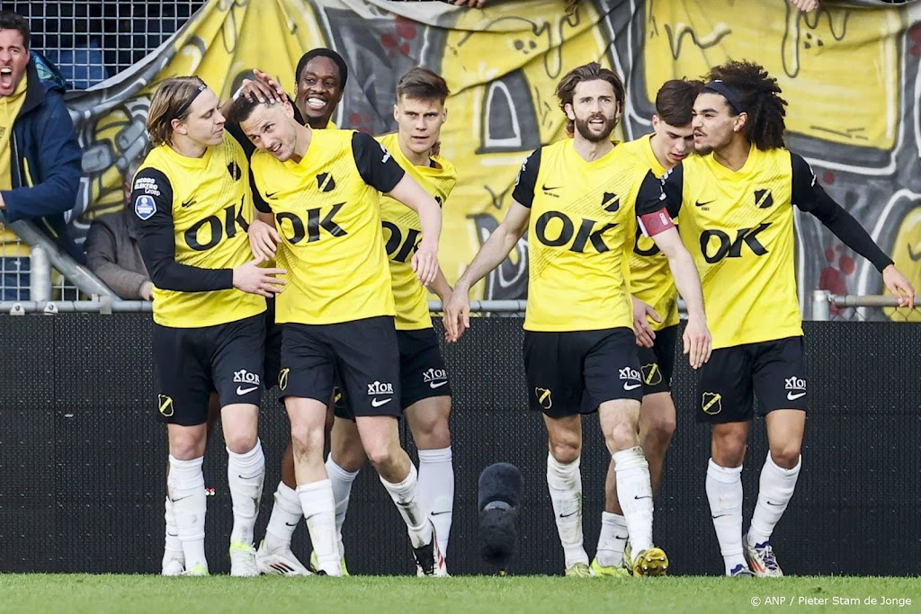 NAC diep in blessuretijd naast tiental FC Groningen