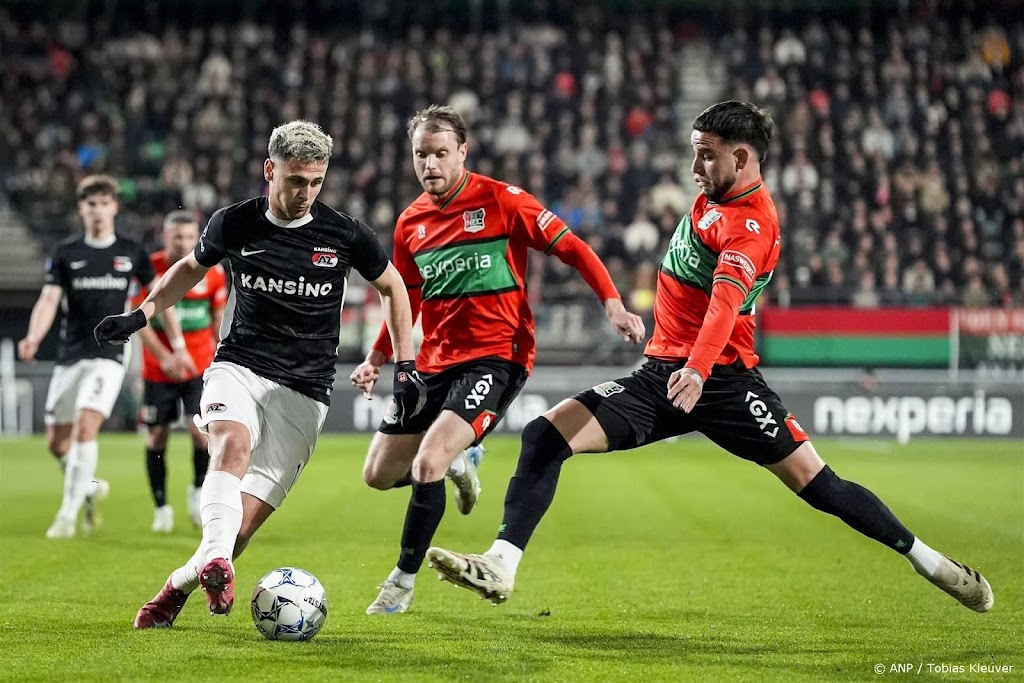 AZ verspeelt voorsprong bij NEC en blijft op zesde plaats staan