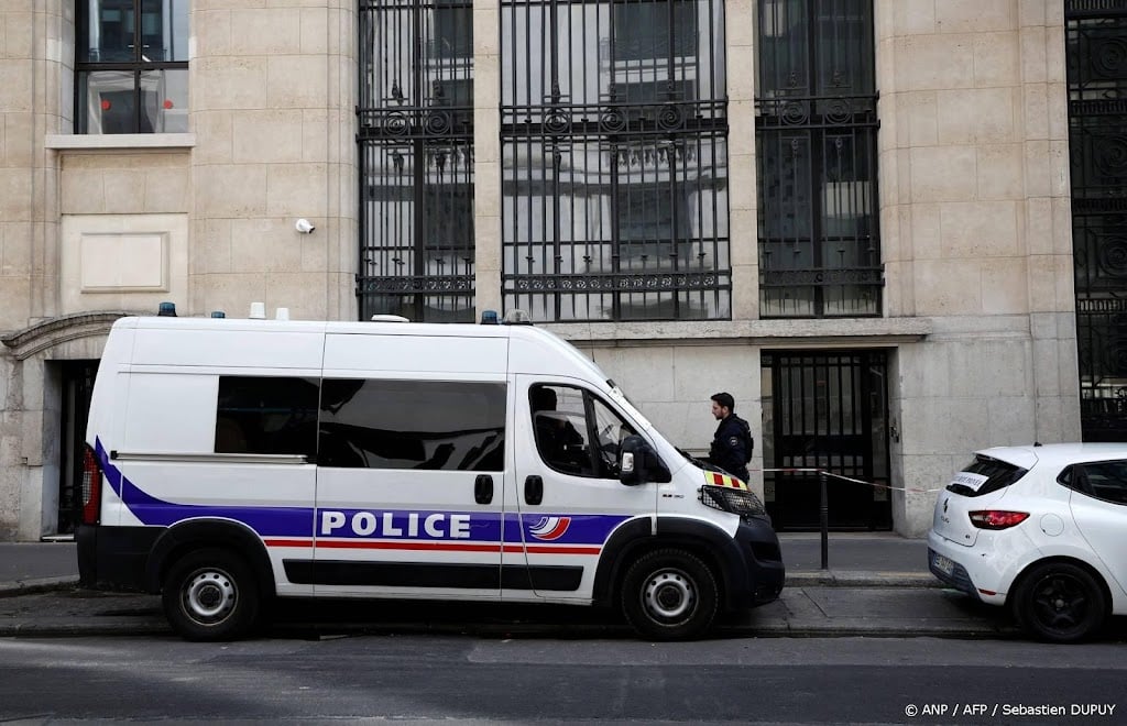 Meer arrestaties na plaatsing explosief bij bank in Parijs